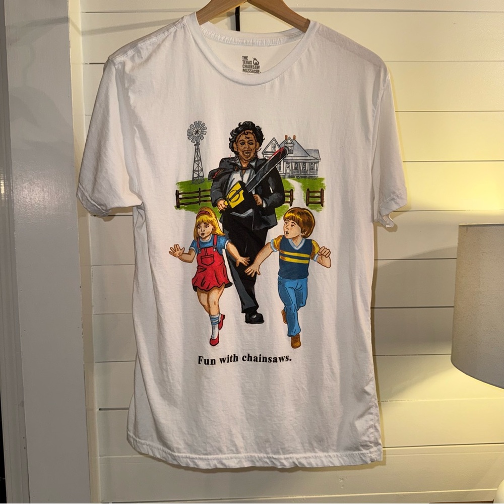The Texas Chainsaw‎ Massacre. White Graphic Tee. Unisex Size Adult Large.